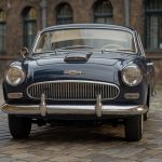 membersihkan krom mobil